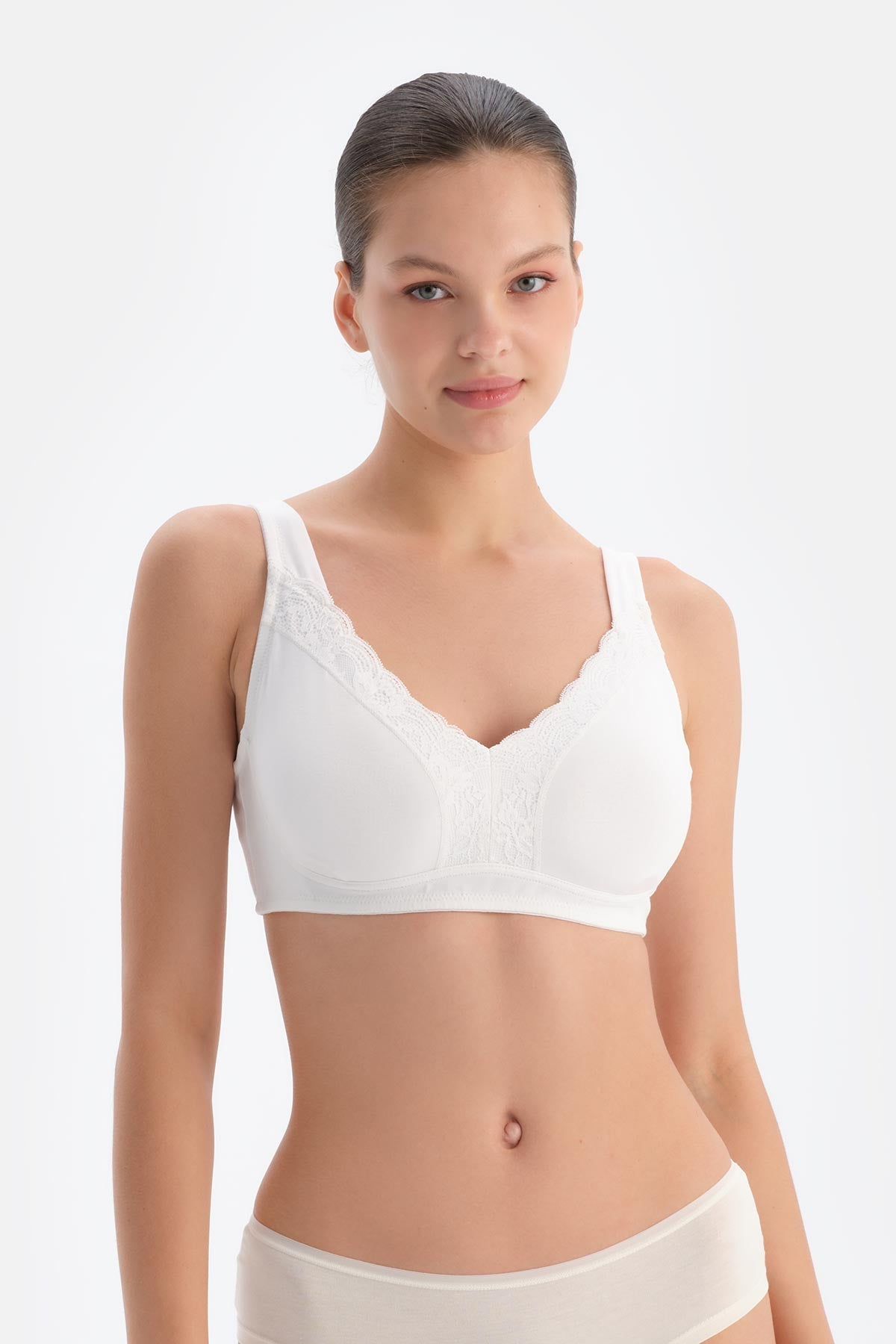 Beyaz Missy Dantel Detaylı Balensiz Sütyen