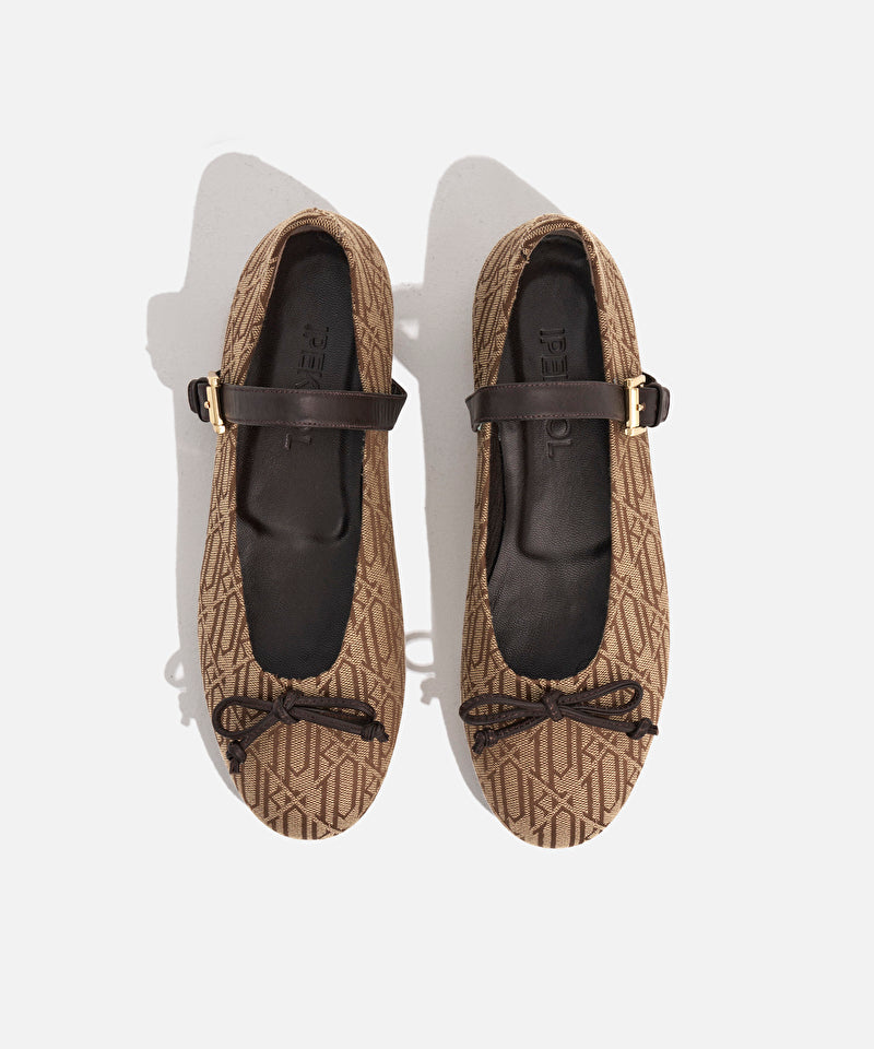 Fiyonklu Monogram Jakarlı Babet