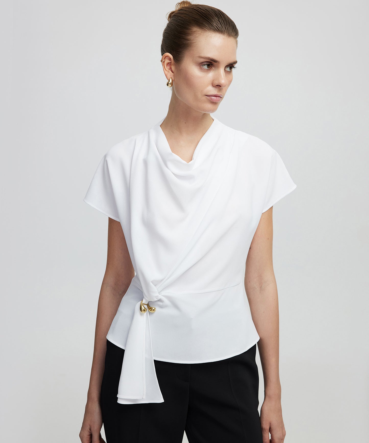 Metal Aksesuarlı Burgulu Bluz