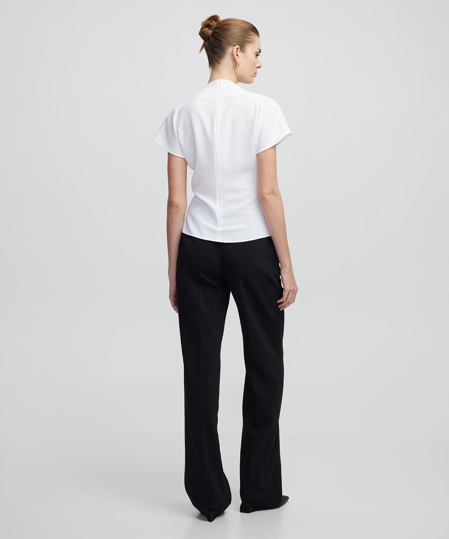 Metal Aksesuarlı Burgulu Bluz