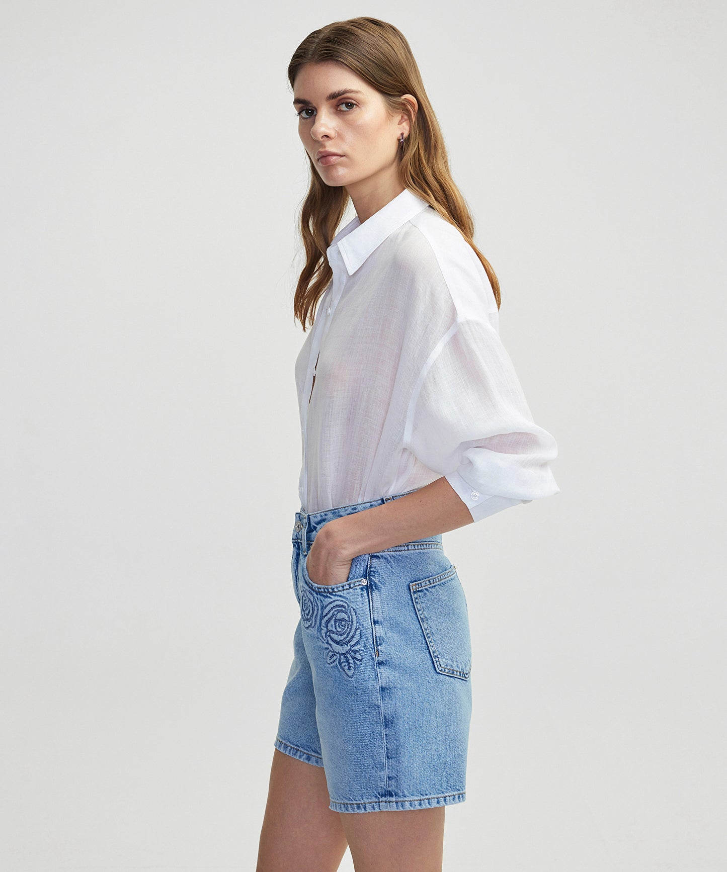 Çiçek Motifli Denim Şort