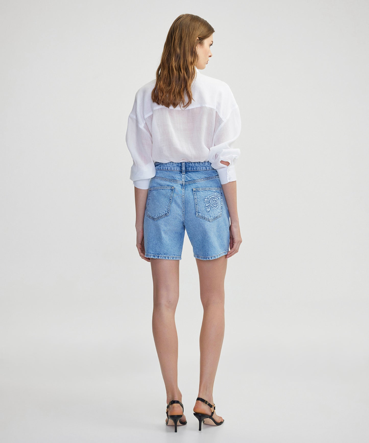 Çiçek Motifli Denim Şort