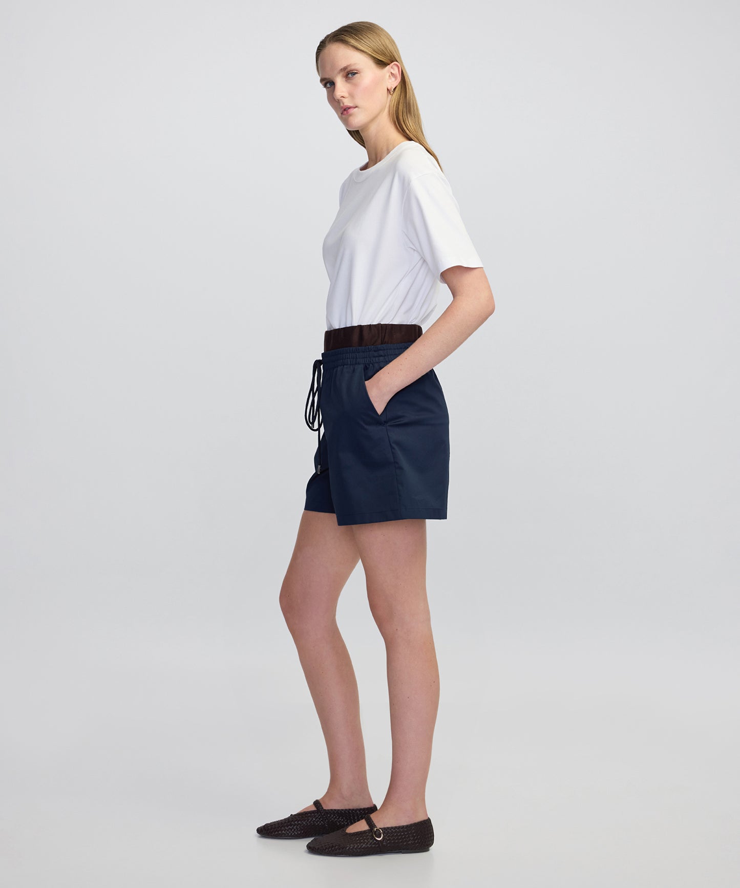 Kontrast Elastik Bel Şort