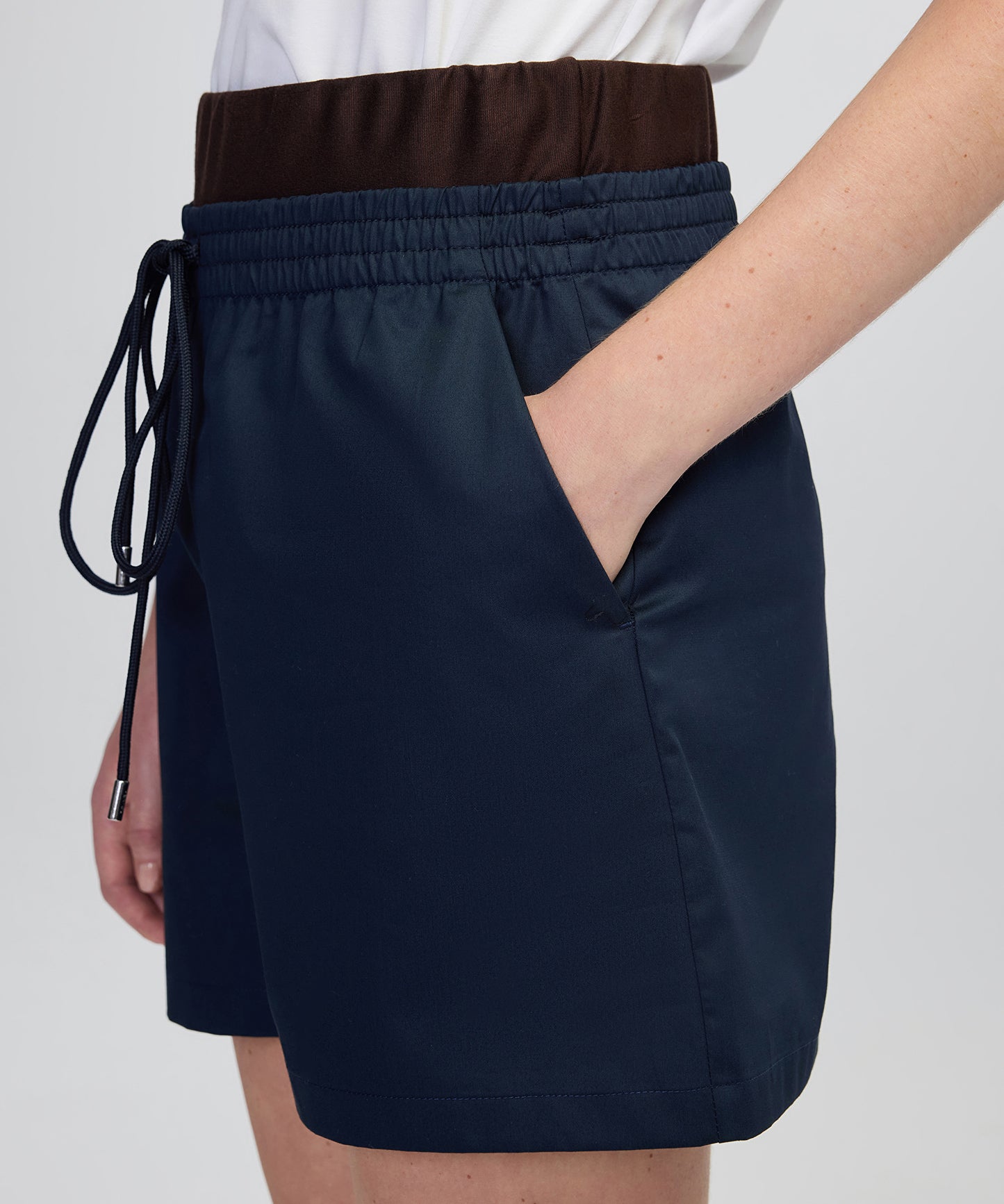 Kontrast Elastik Bel Şort