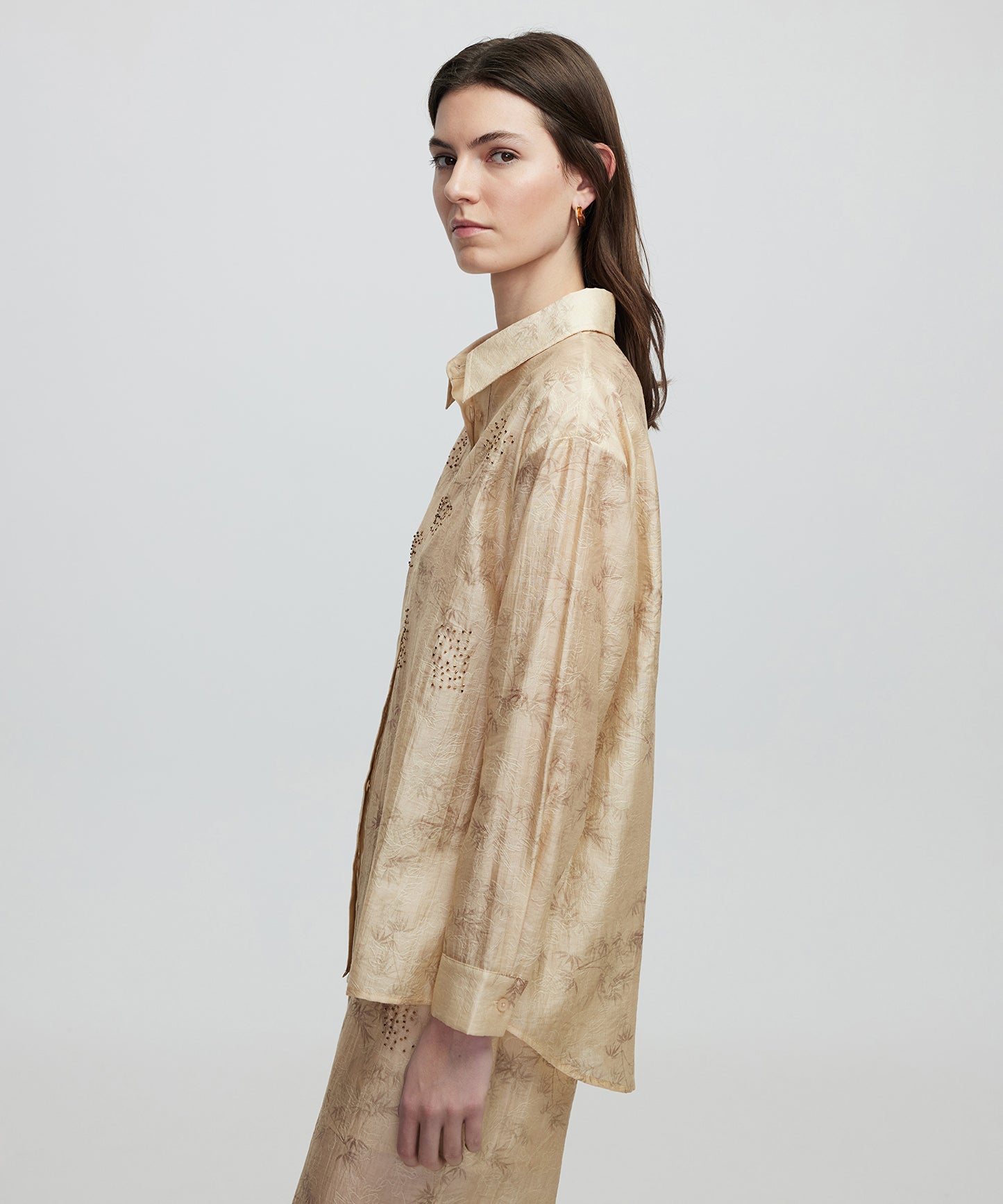 Işlemeli Ve Jakarlı Gömlek