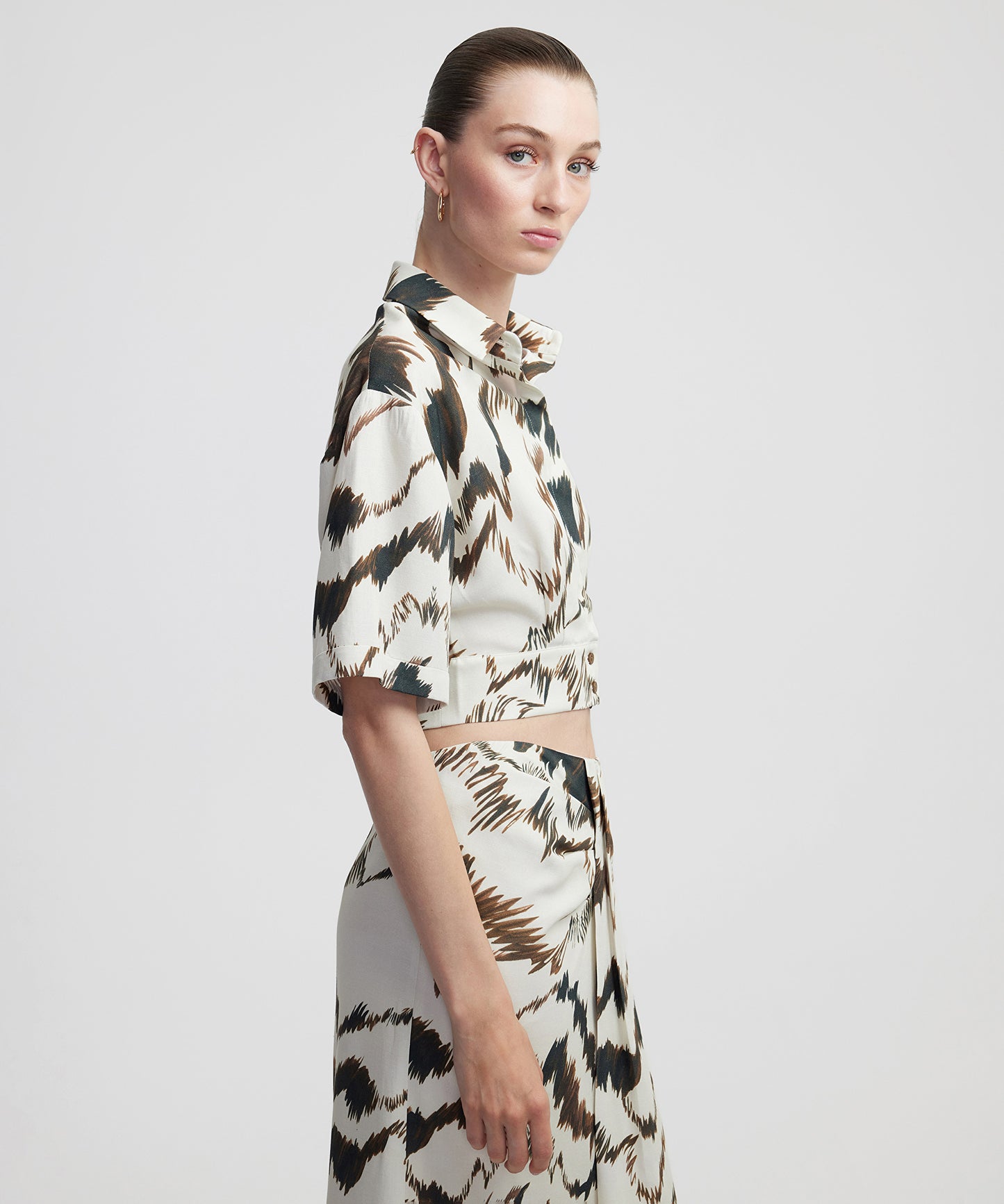 Desenli Gizli Patlı Gömlek