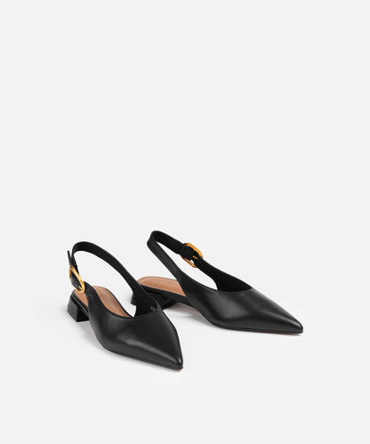 Metal Tokalı Sivri Burun Ayakkabı