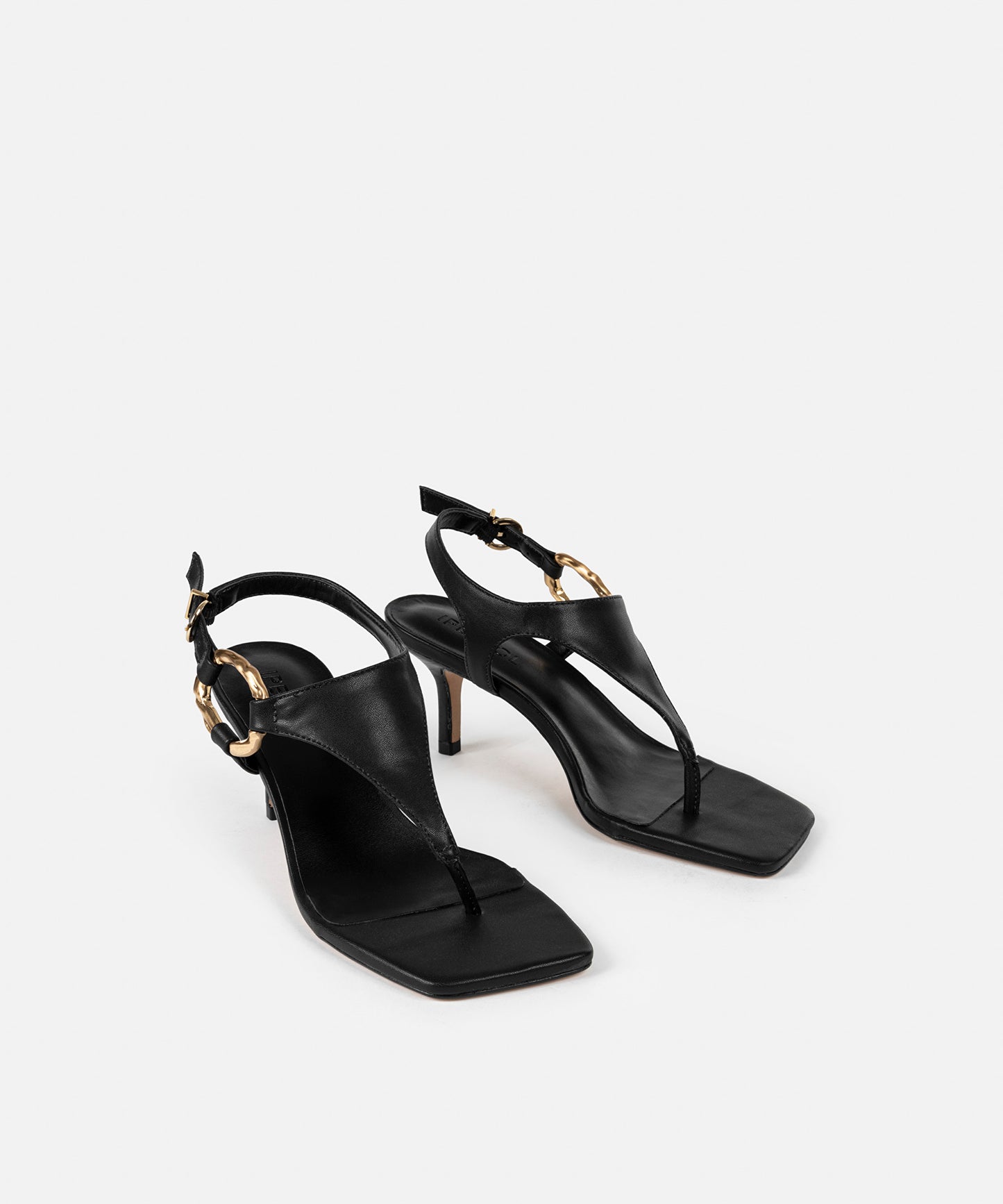 Dokulu Metal Tokalı Topuklu Ayakkabı