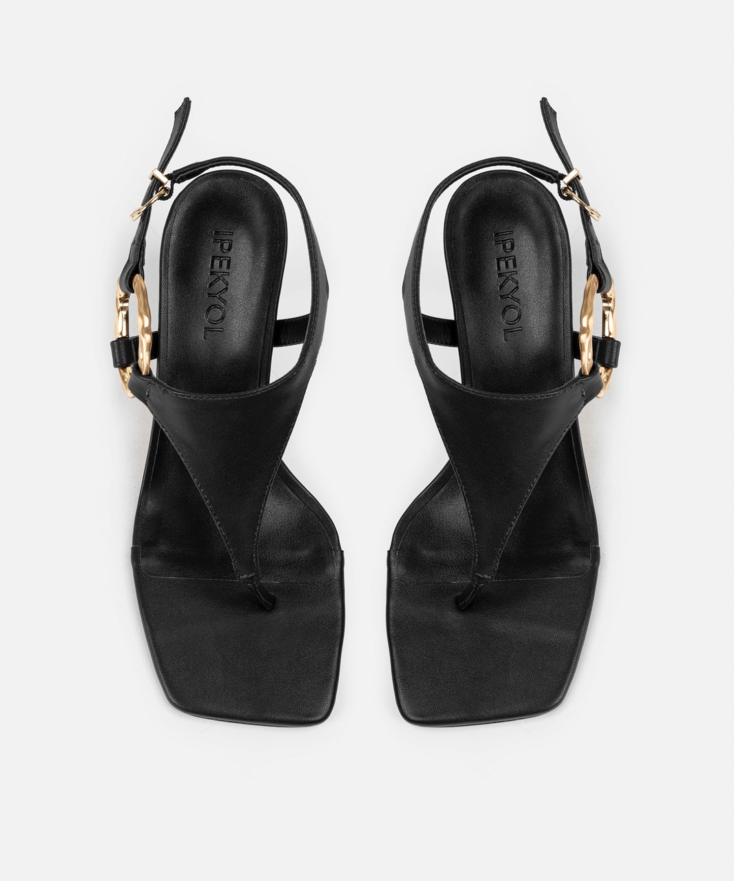 Dokulu Metal Tokalı Topuklu Ayakkabı