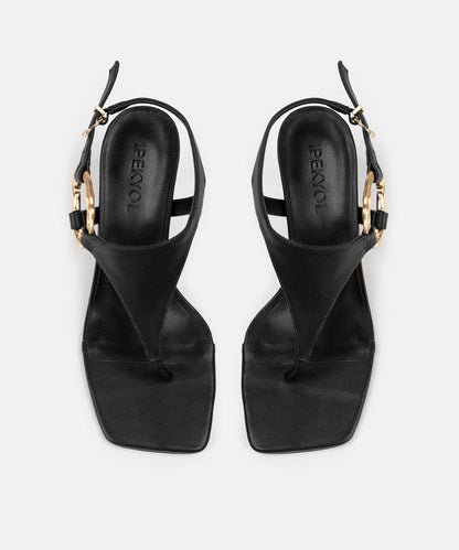 Dokulu Metal Tokalı Topuklu Ayakkabı