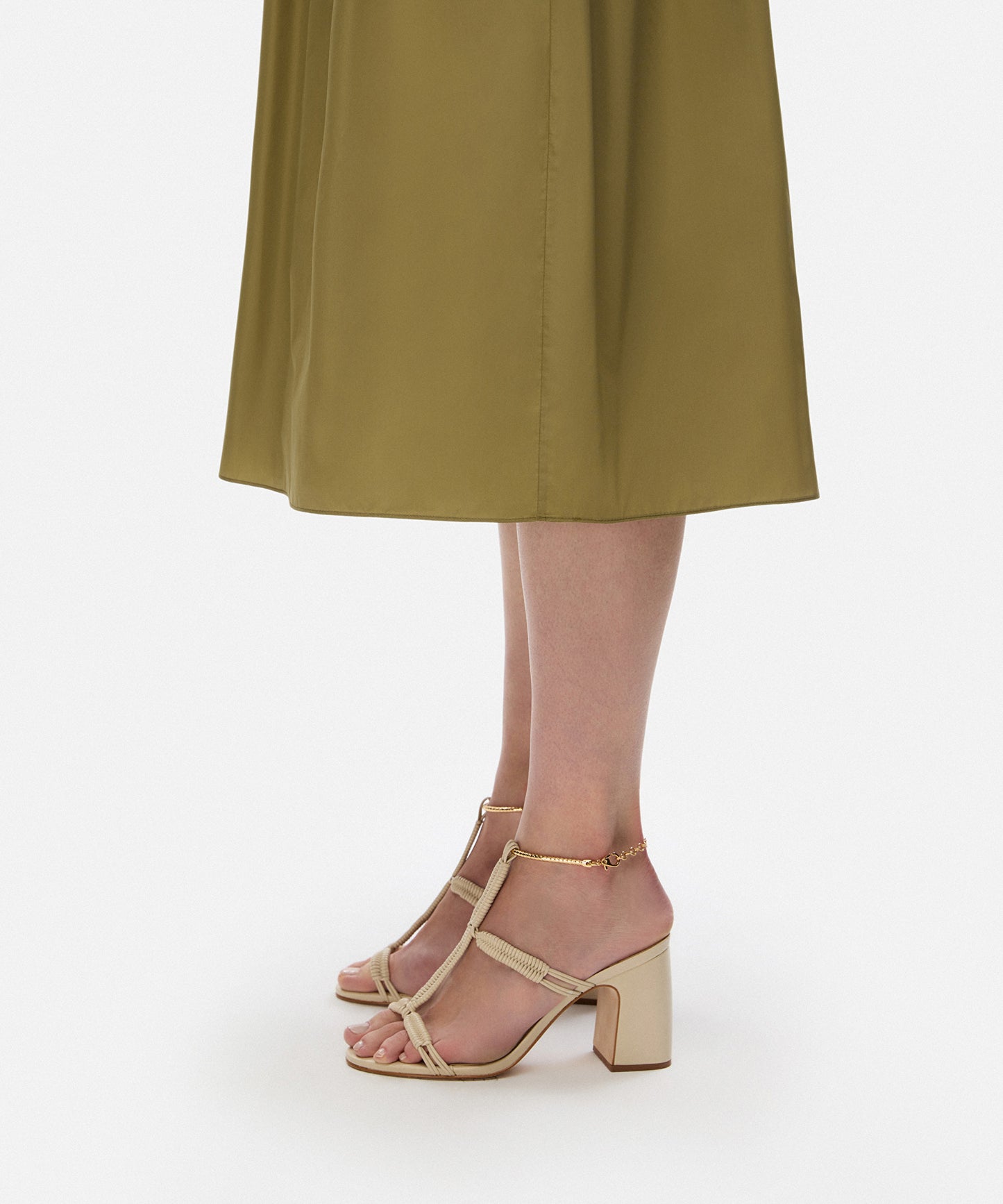 Metal Zincir Aksesuarlı Topuklu Ayakkabı