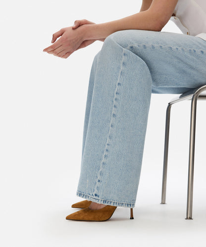 Arkası Açık Sivri Burun Topuklu Ayakkabı