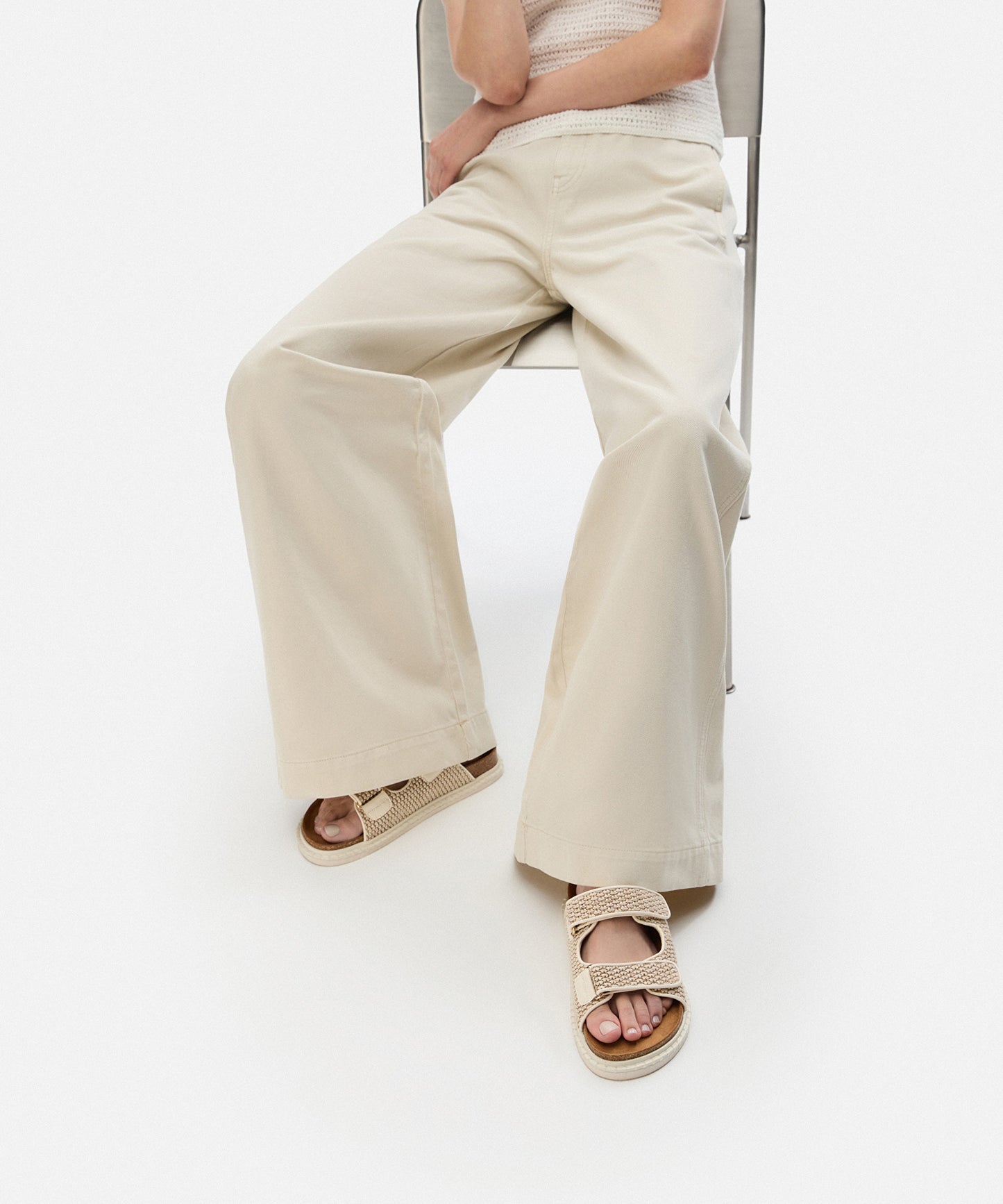 Çift Bantlı Dokulu Terlik