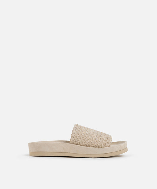 Örgü Efektli Geniş Bantlı Terlik