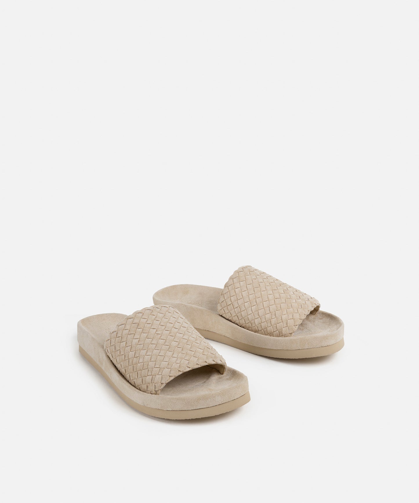 Örgü Efektli Geniş Bantlı Terlik