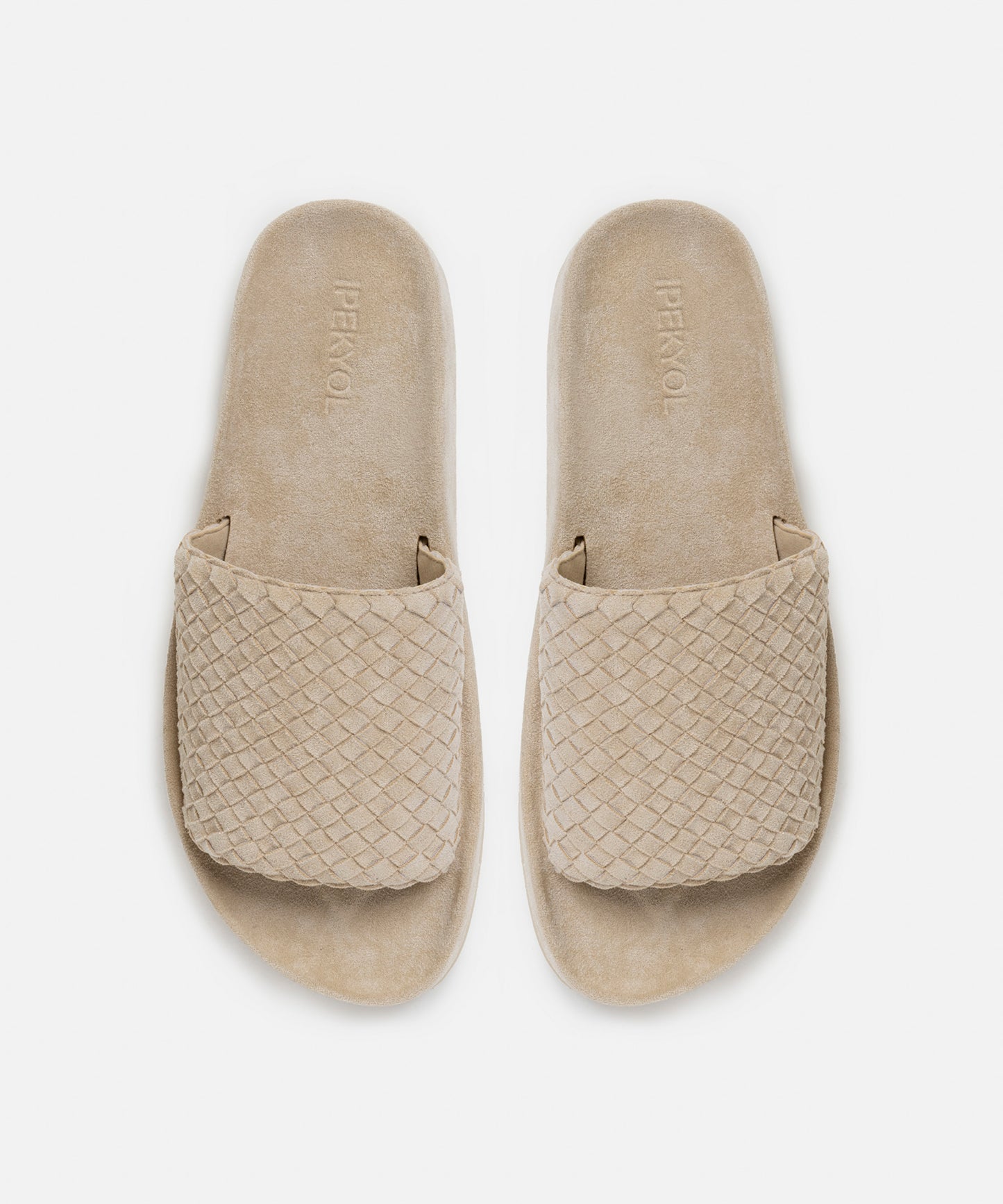 Örgü Efektli Geniş Bantlı Terlik