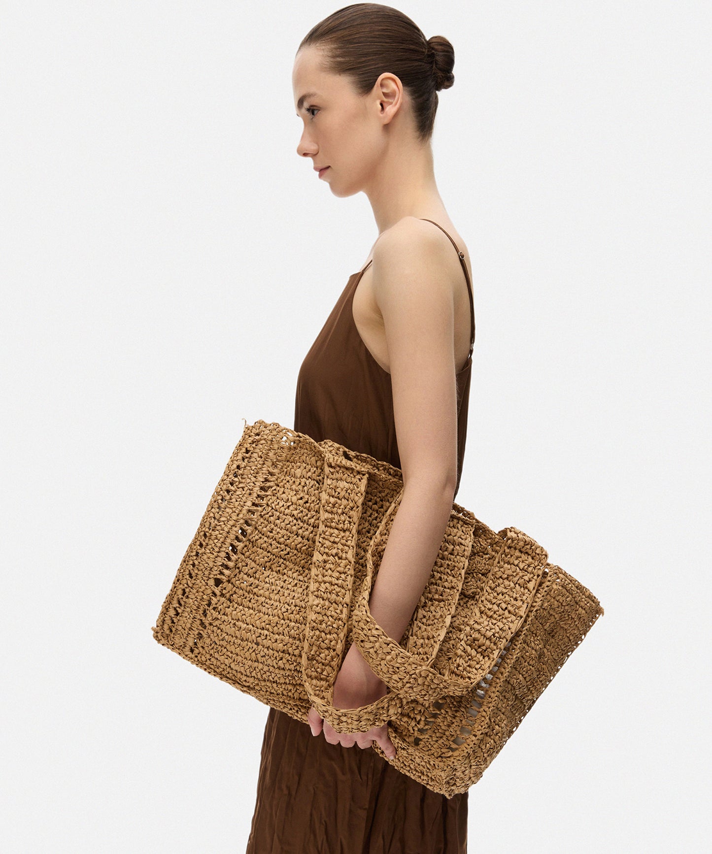 Çiçek Motifli Rafya Çanta