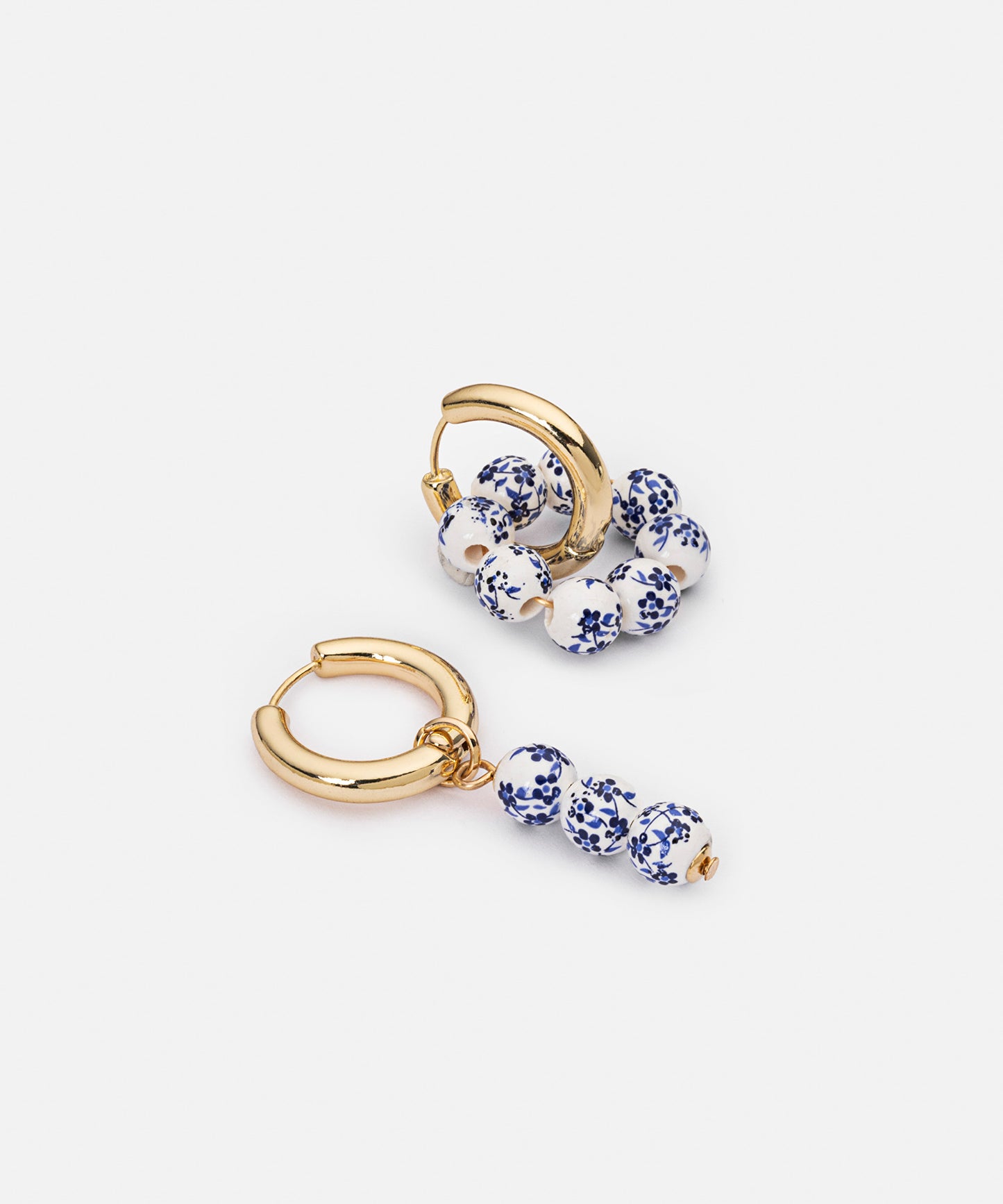 Iç Içe Geçmiş Çiçek Desenli Küpe