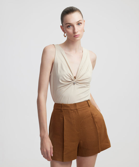 Kontrast Aksesuarlı Büzgülü Tişört