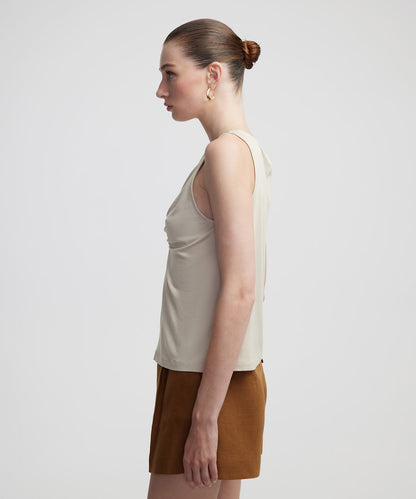 Kontrast Aksesuarlı Büzgülü Tişört