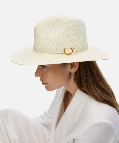 Metal Tokalı Şapka