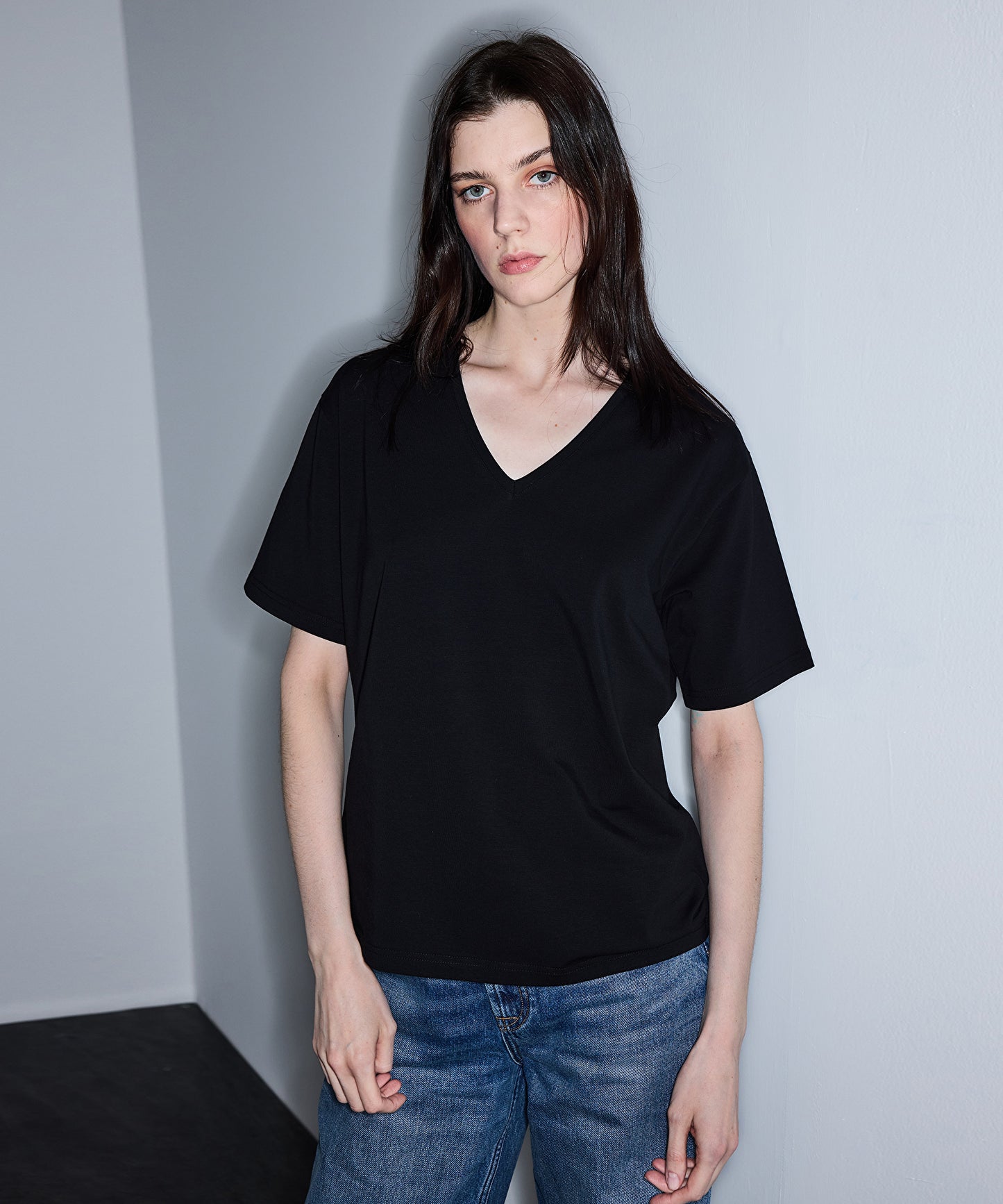 Basic V Yaka Tişört