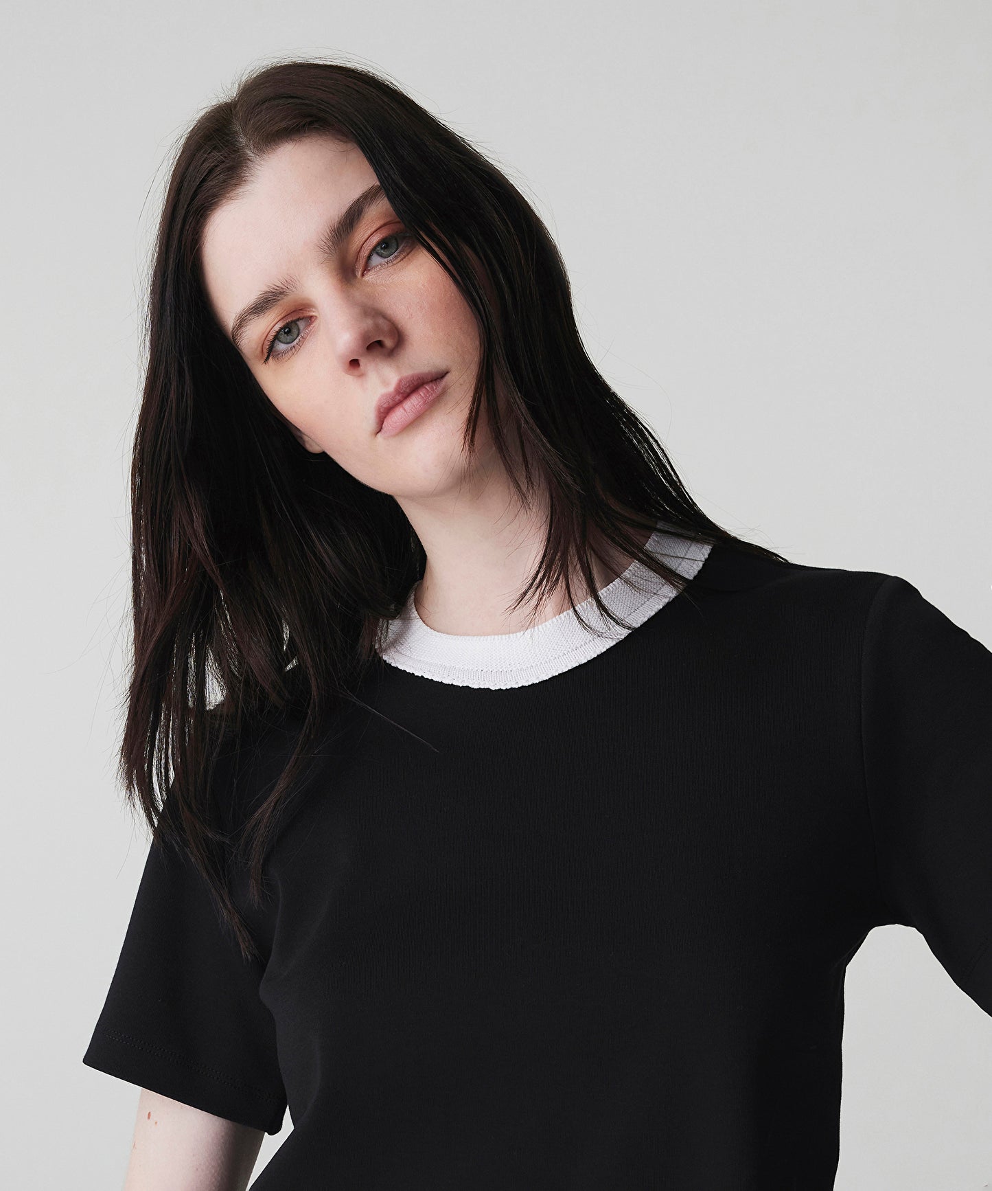 Kontrast Yaka Colorblock Tişört