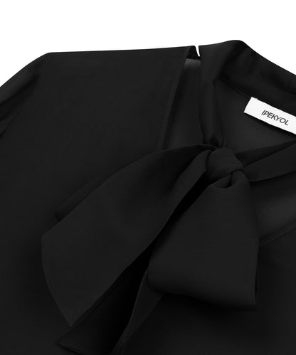 Boyundan Bağlamalı Ipek Bluz