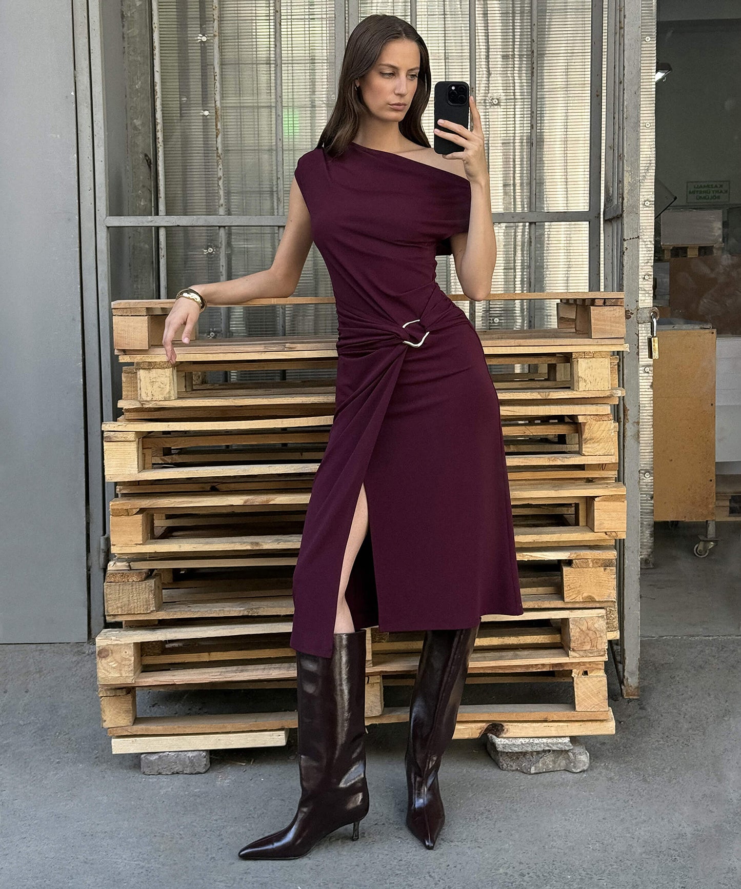 Metal Tokalı Örme Elbise