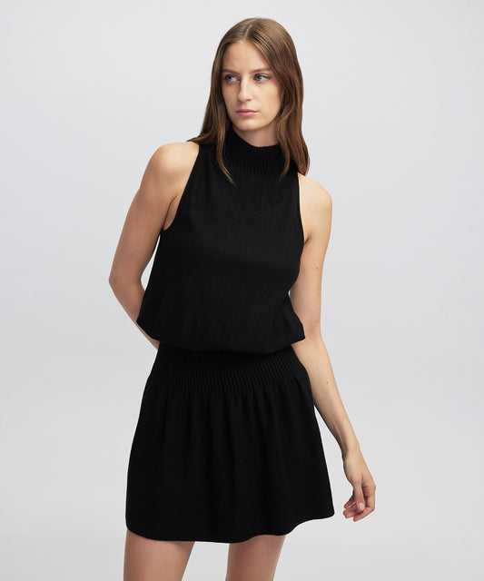 Dik Yaka Triko Elbise