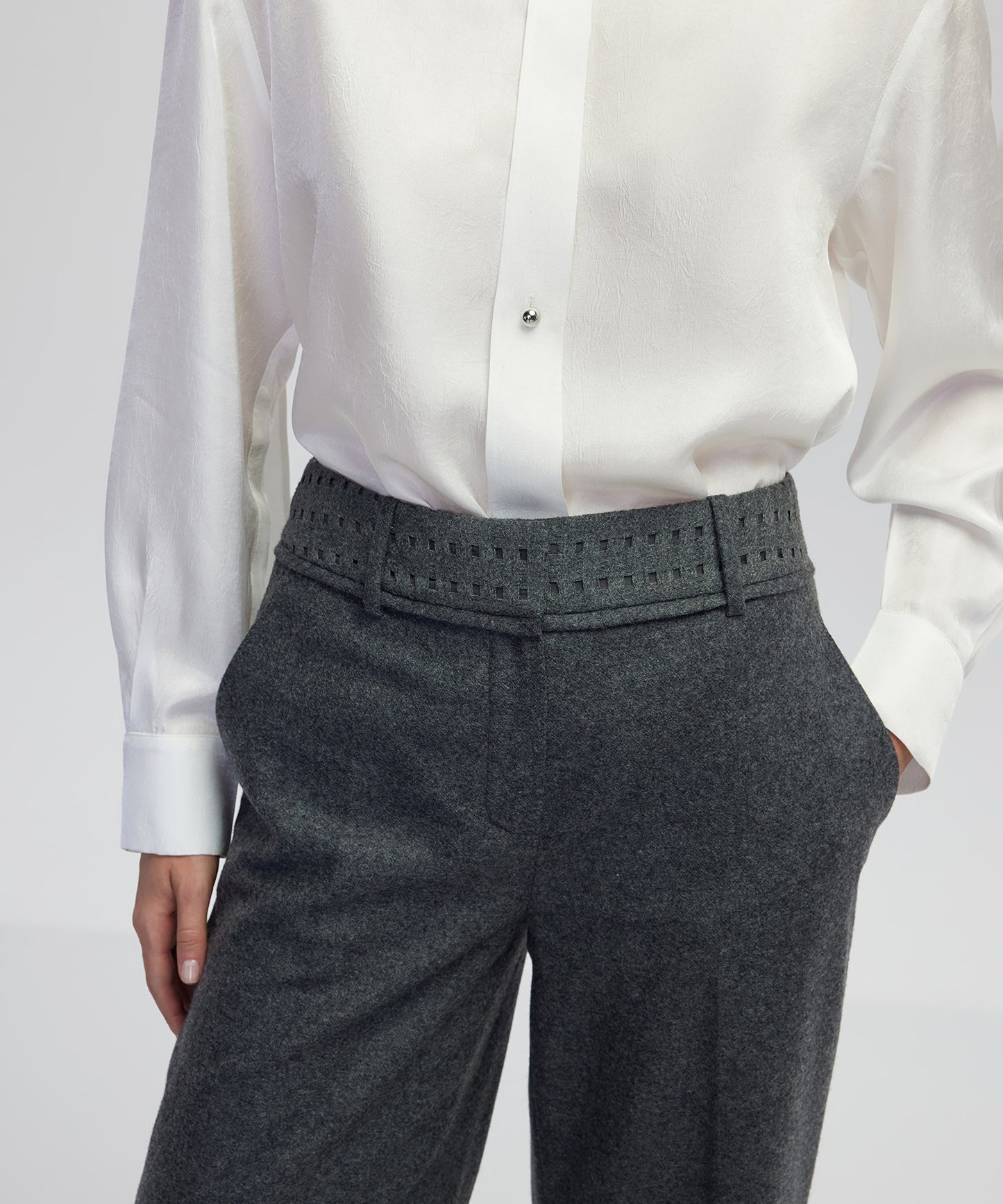 Cutout Detaylı Pantolon