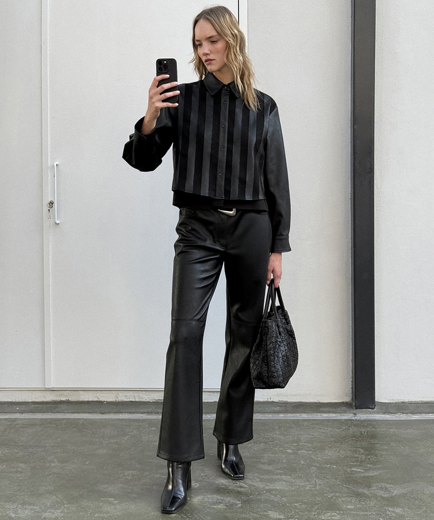 Deri Görünümlü Straight Fit Pantolon