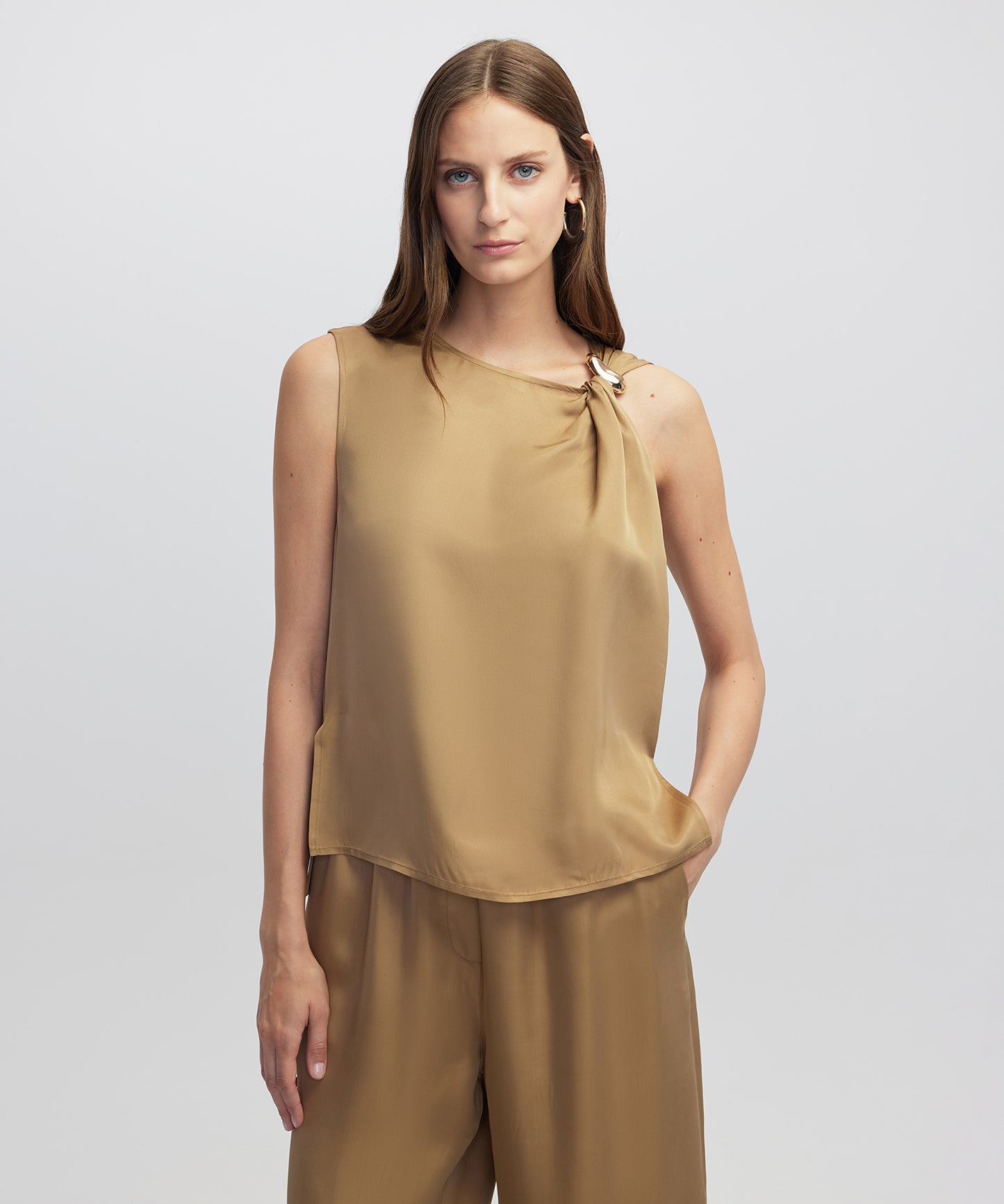 Kumaş Mix Aksesuarlı Bluz