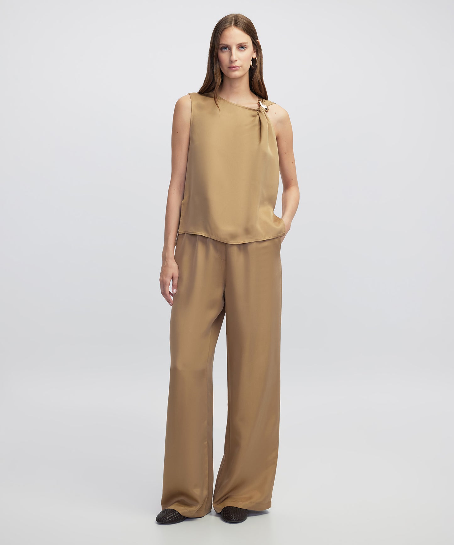 Kumaş Mix Aksesuarlı Bluz