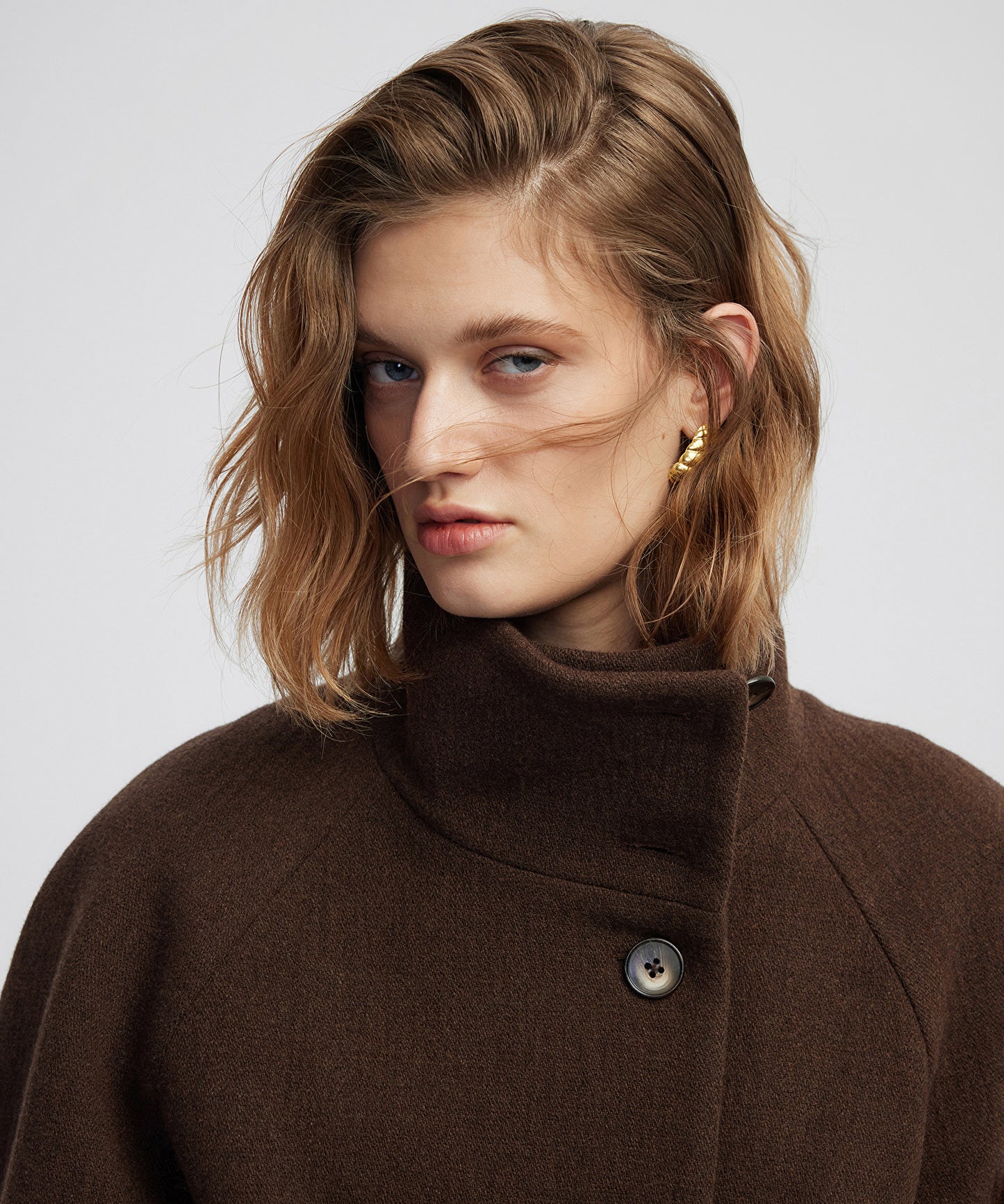 Yün Içerikli Kuşaklı Kaban