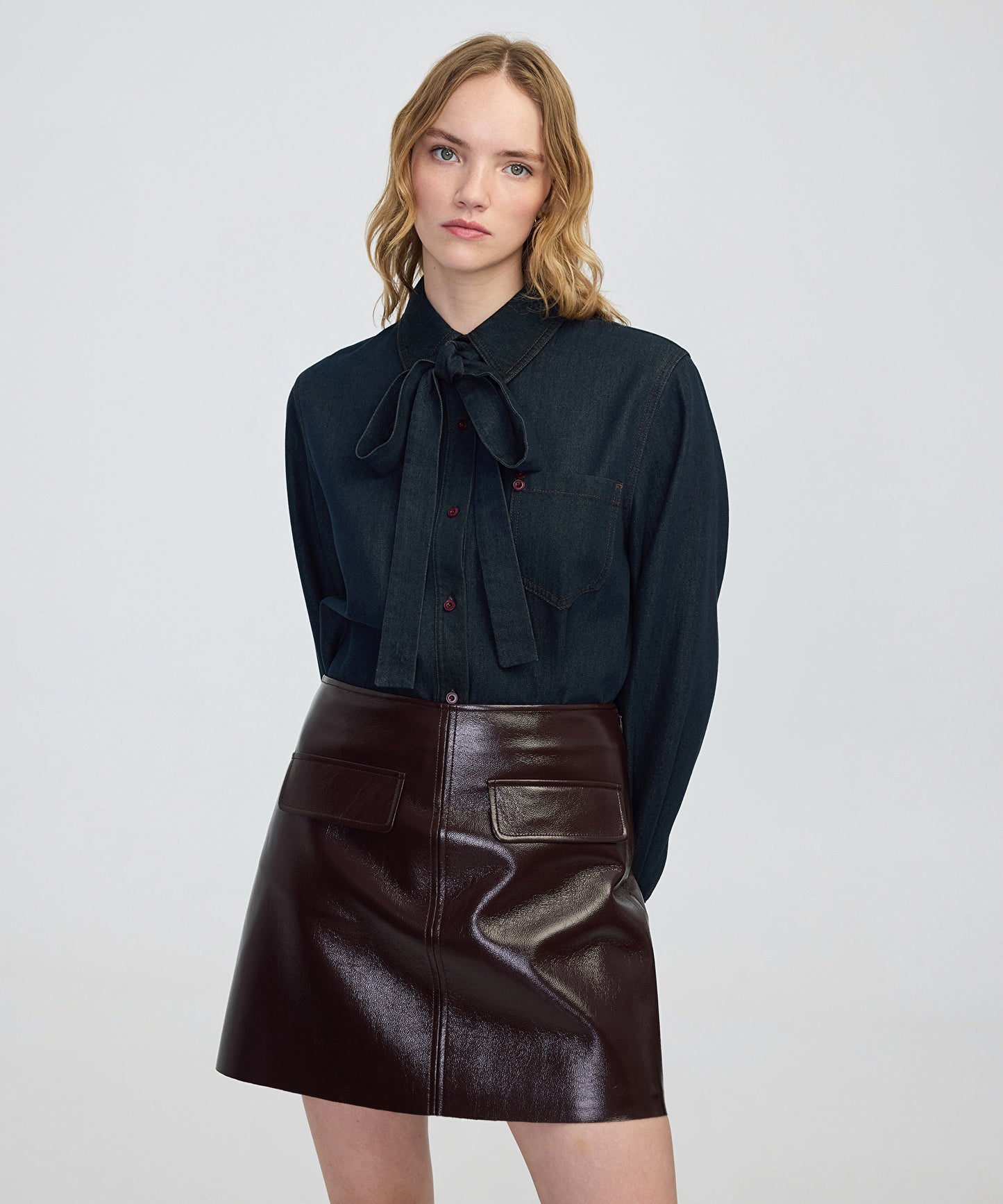 Boyundan Bağlamalı Denim Gömlek