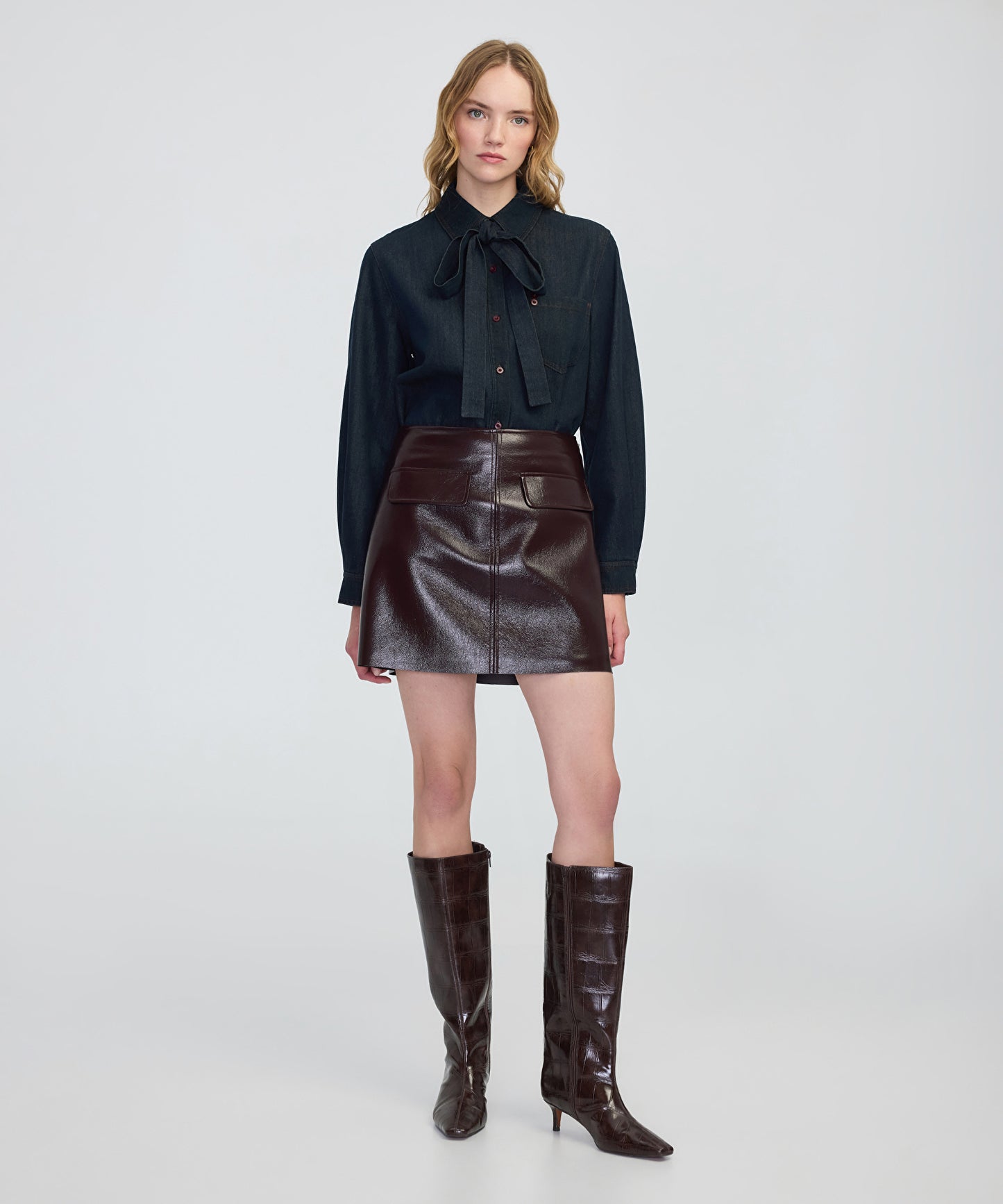 Boyundan Bağlamalı Denim Gömlek