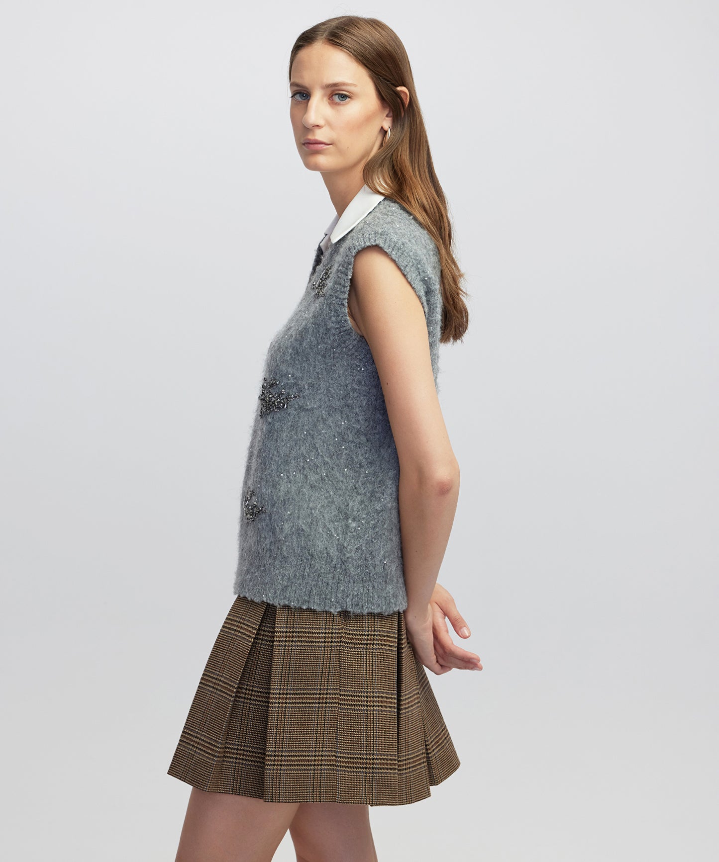 Kontrast Yakalı Işlemeli Süveter