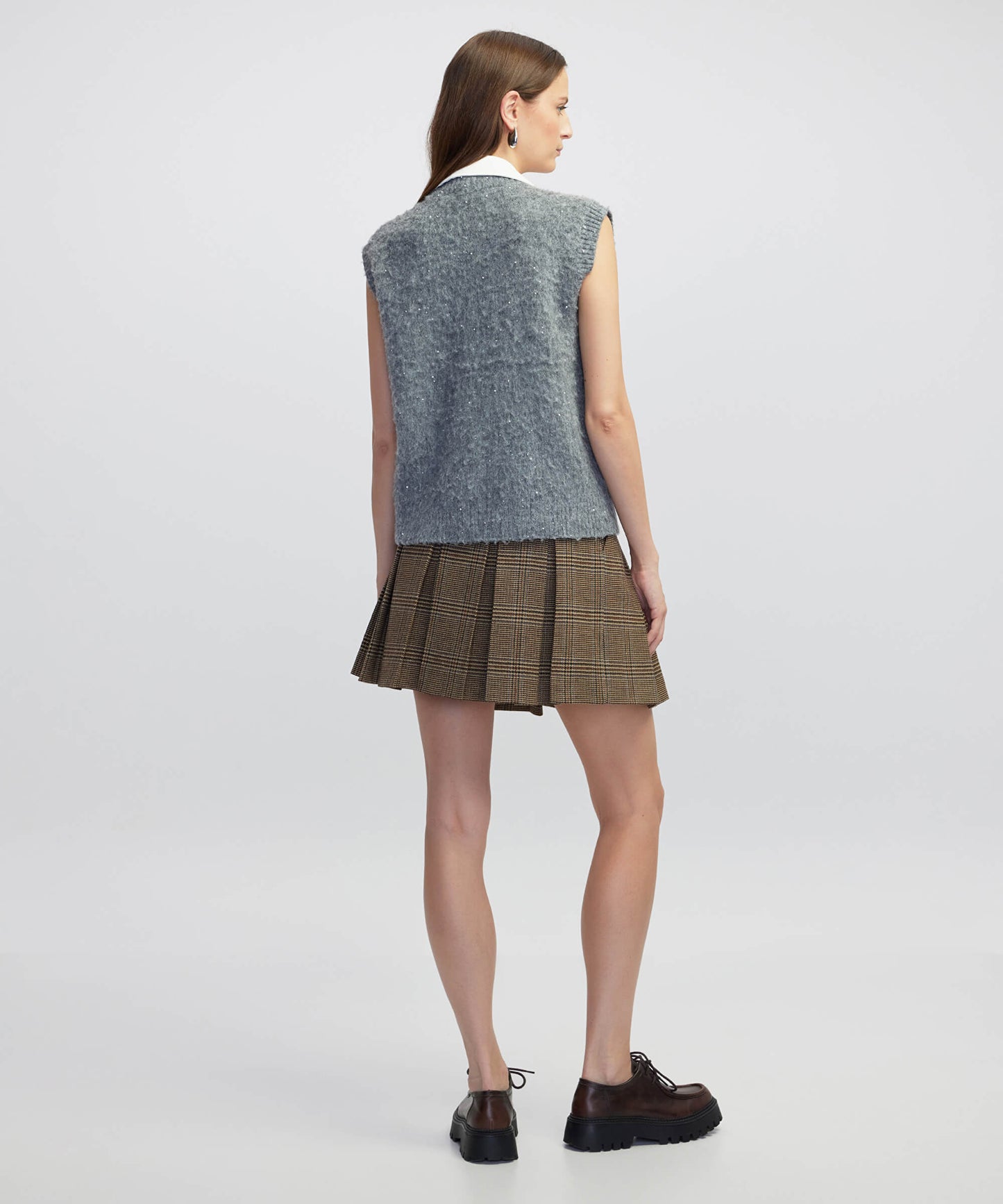 Kontrast Yakalı Işlemeli Süveter