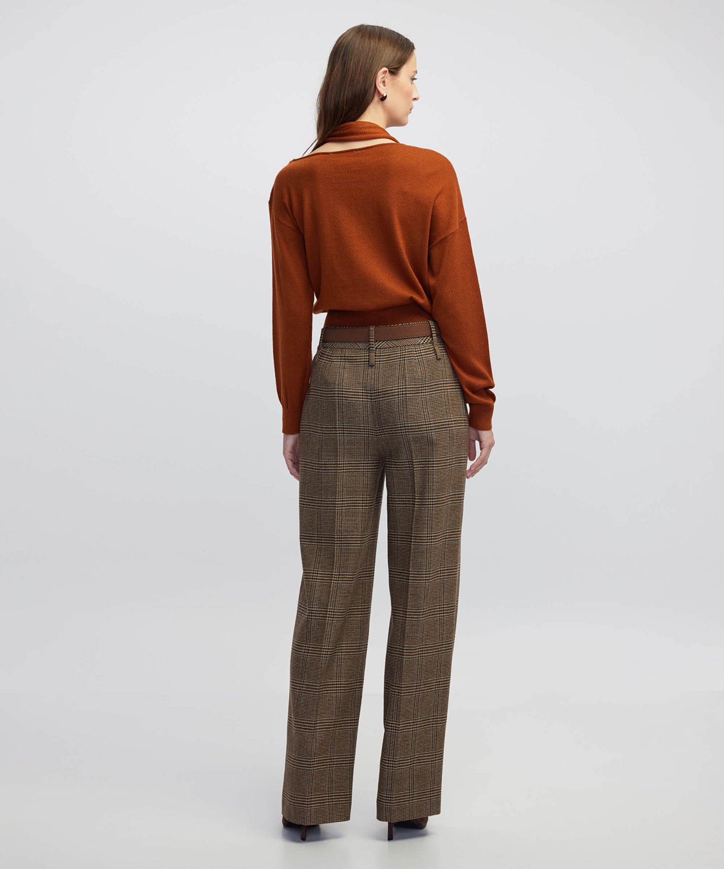 Atkı Aksesuarlı Triko