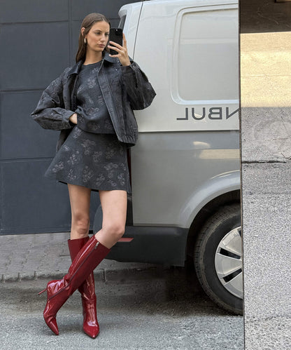 Çiçek Nakışlı Triko