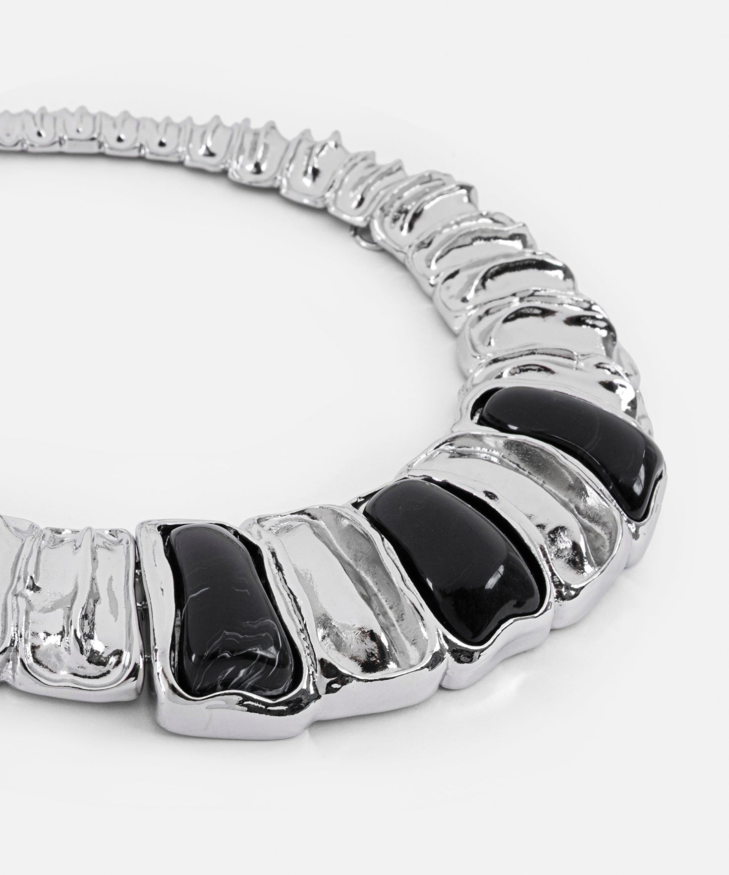 Dokulu Kontrast Kolye