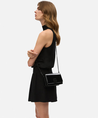 Monogram Tokalı Parlak Yüzeyli Çanta