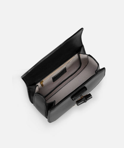 Kapaklı Deri Görünümlü Çanta