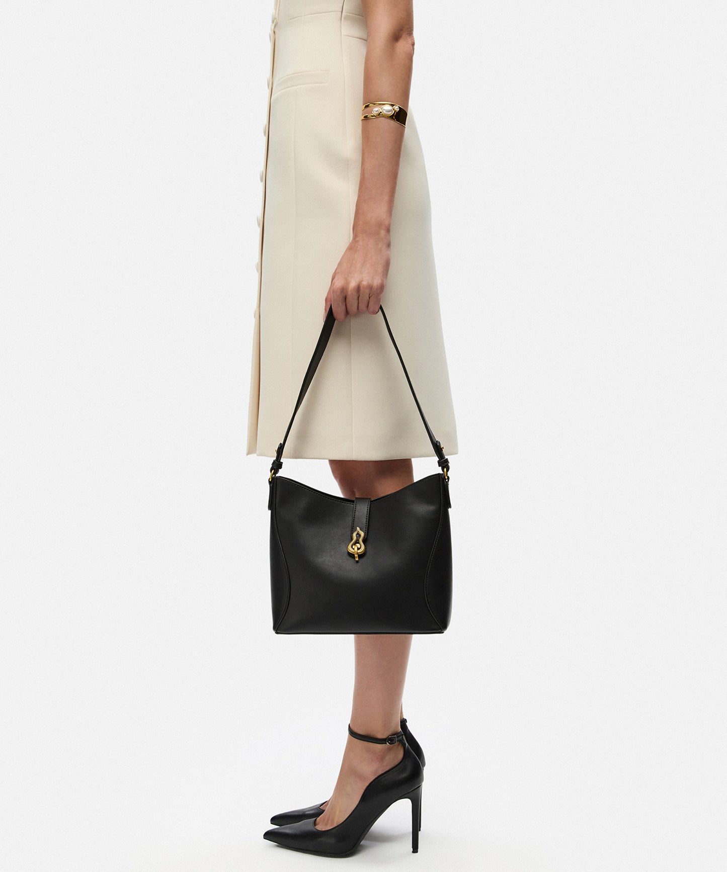 Amorf Metal Tokalı Çanta