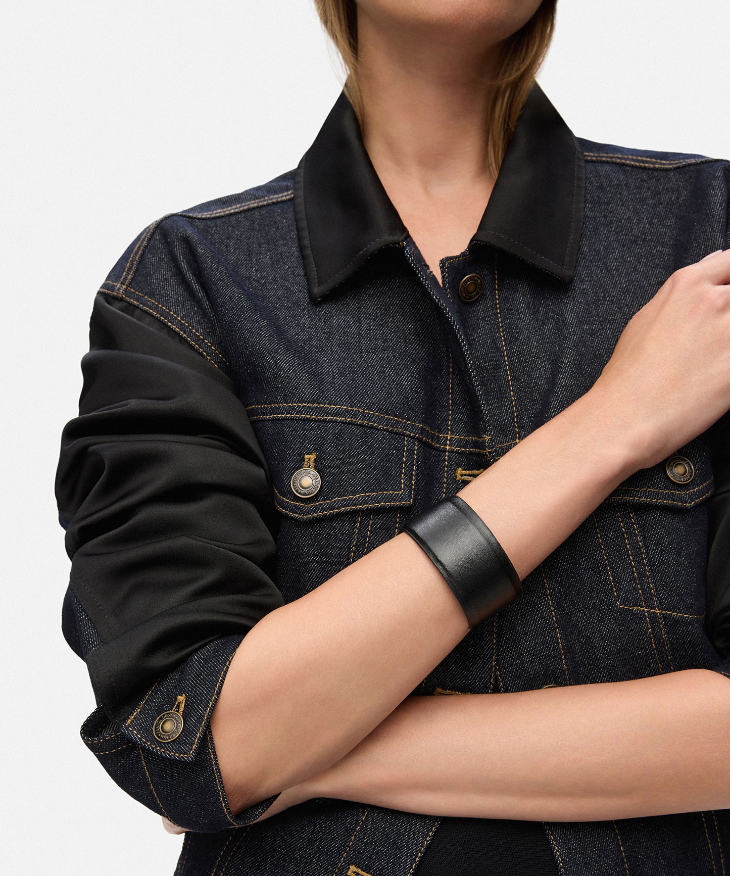 Deri Görünümlü Bileklik