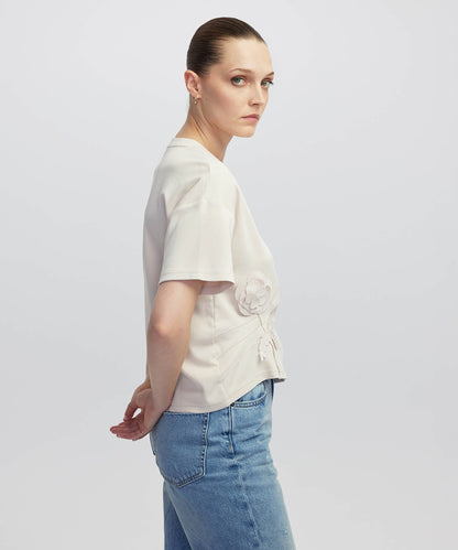 Çiçek Aplikeli Tişört