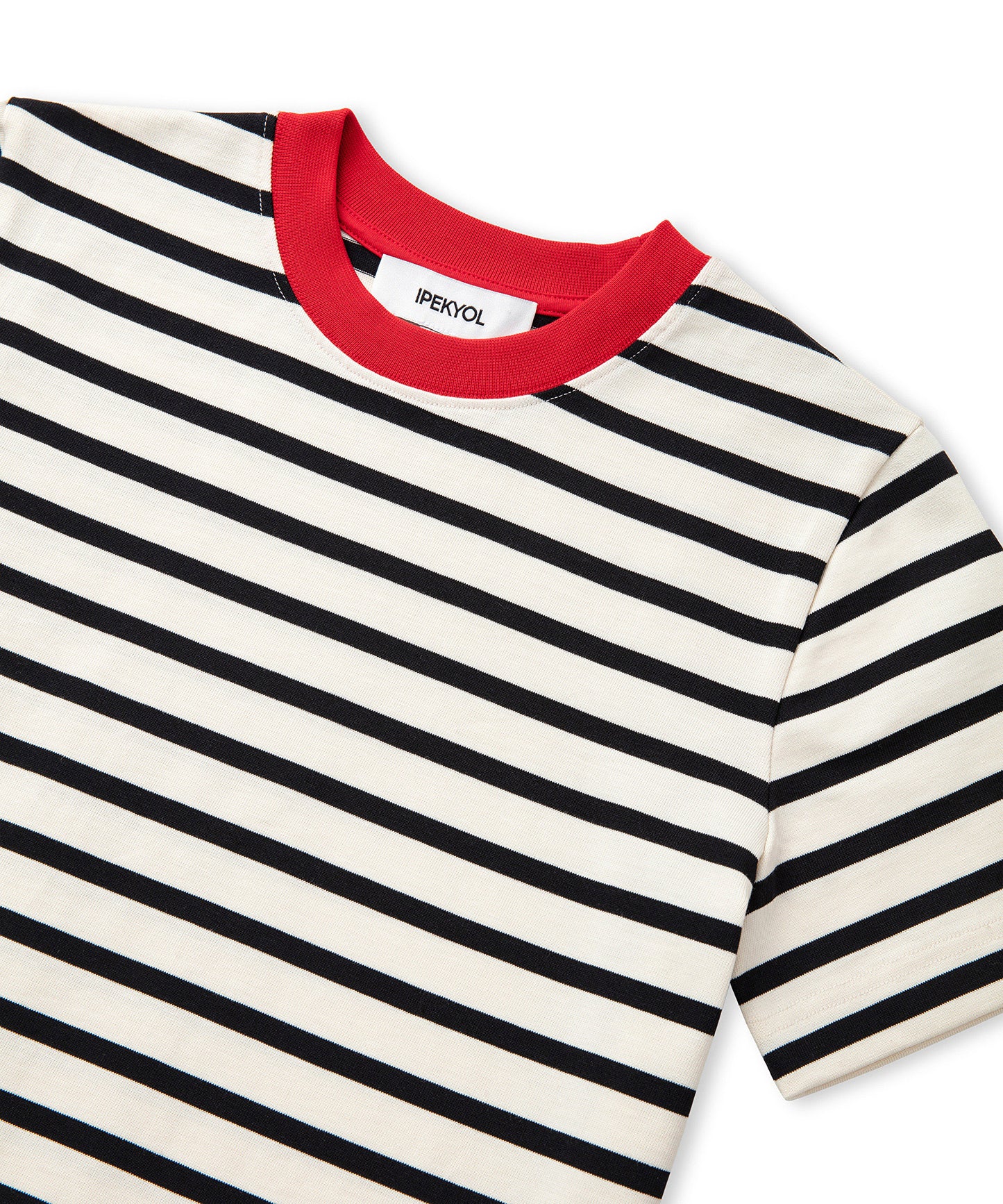 Kontrast Yaka Çizgili Tişört