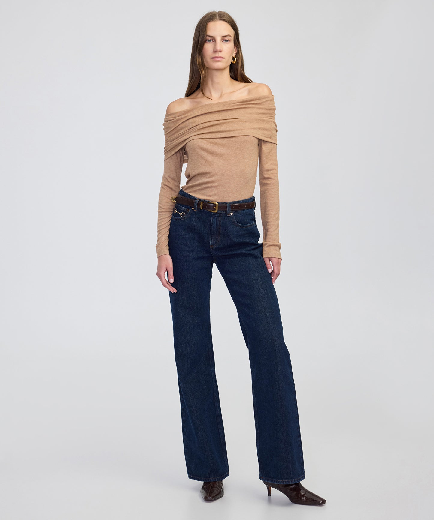 Omzu Açık Uzun Kollu Tişört