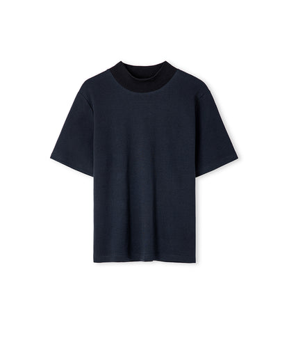 Rahat Kesim Dik Yaka Tişört